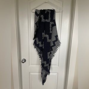 Aritzia (Wilfred Free) Blanket Scarf